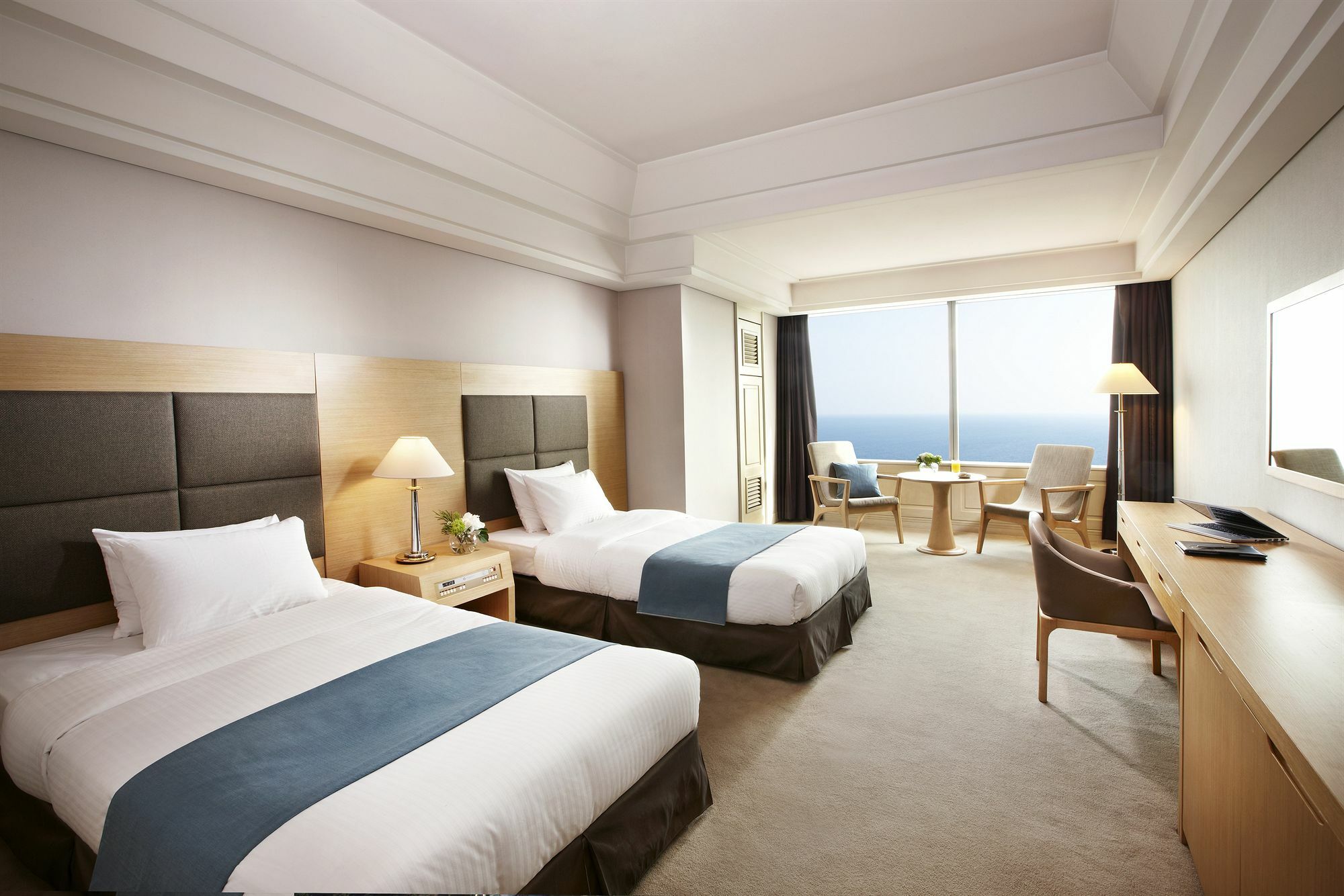 Haeundae Grand Hotel Busan Exterior photo Deluxe Room